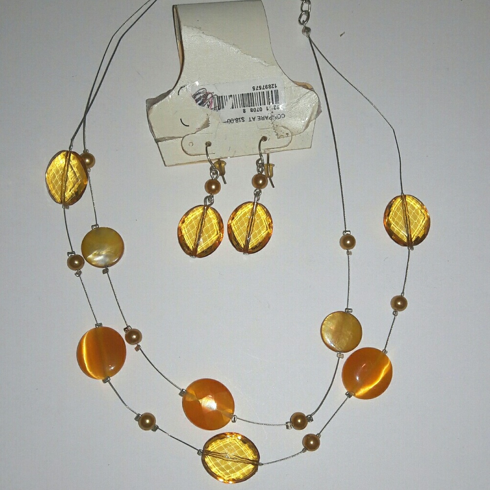 Necklace and earring set