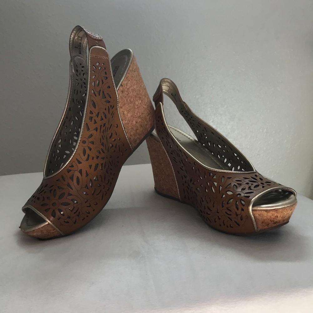 Kenneth Cole Reaction Wedge Heels