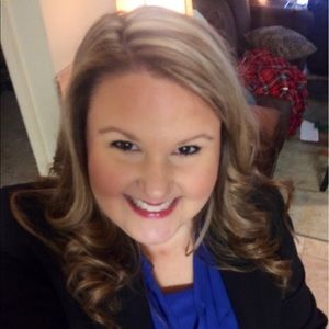 Meet your Posher, Adrianne