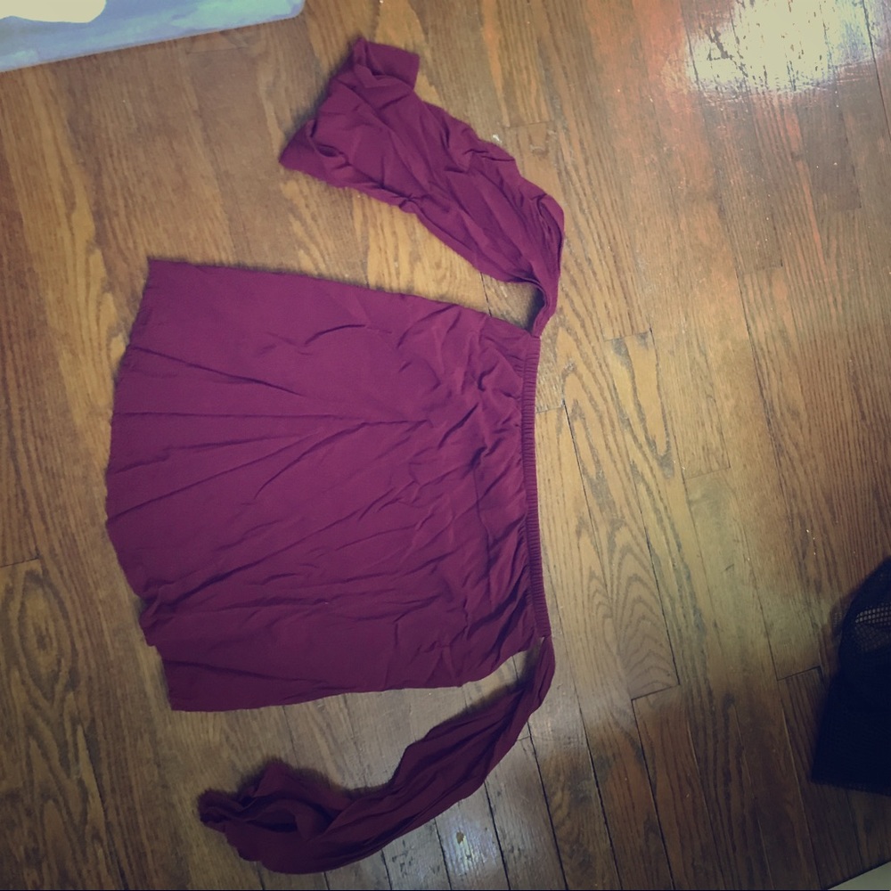 Off shoulder cute top never worn!