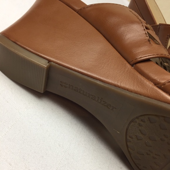 🔥NATURALIZER Tan Leather Wedge Sandals Size 8.5 - Picture 2 of 5