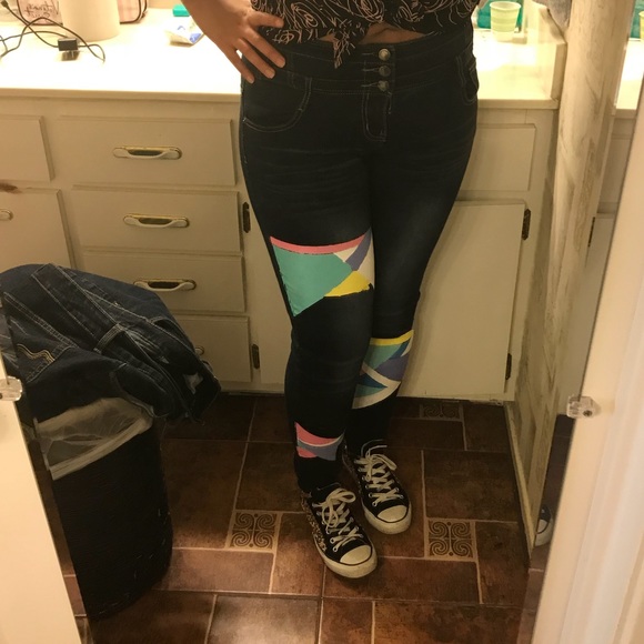 Custom painted geometric design pastel color jeans - Picture 2 of 6