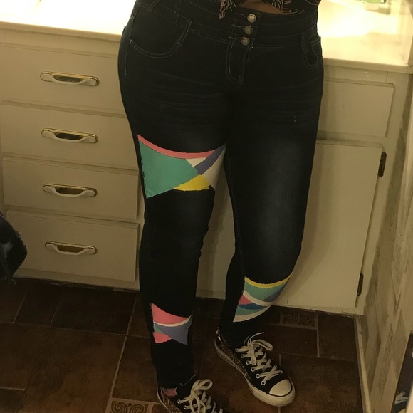 Custom painted geometric design pastel color jeans - Picture 5 of 6