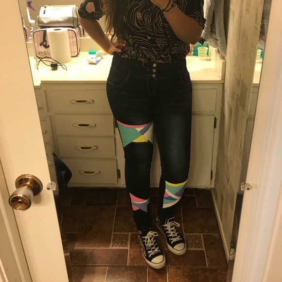 Custom painted geometric design pastel color jeans - Picture 6 of 6