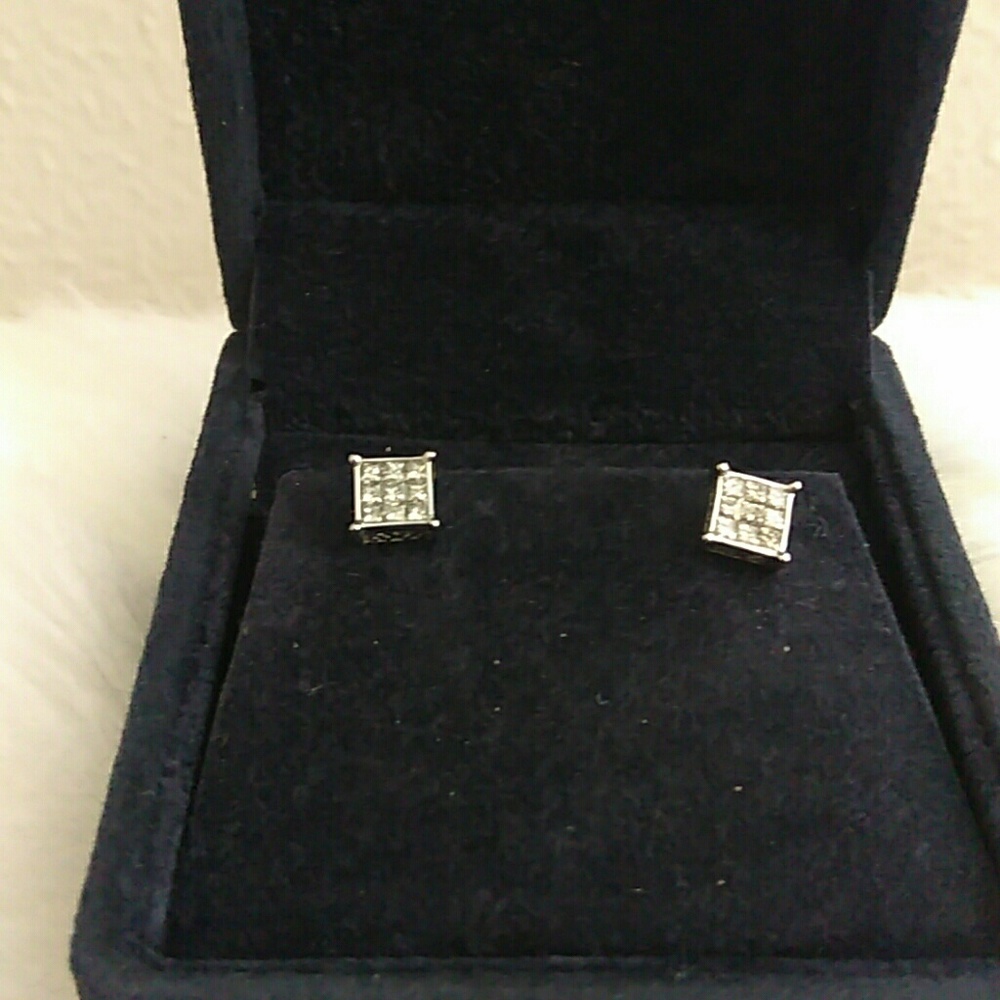Earrings - Picture 3 of 4