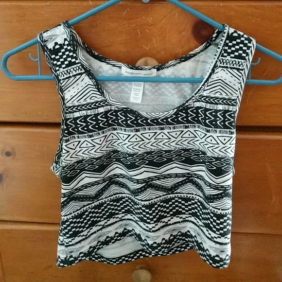Tribal crop top tank - Picture 2 of 3