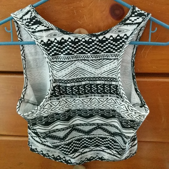 Tribal crop top tank - Picture 3 of 3