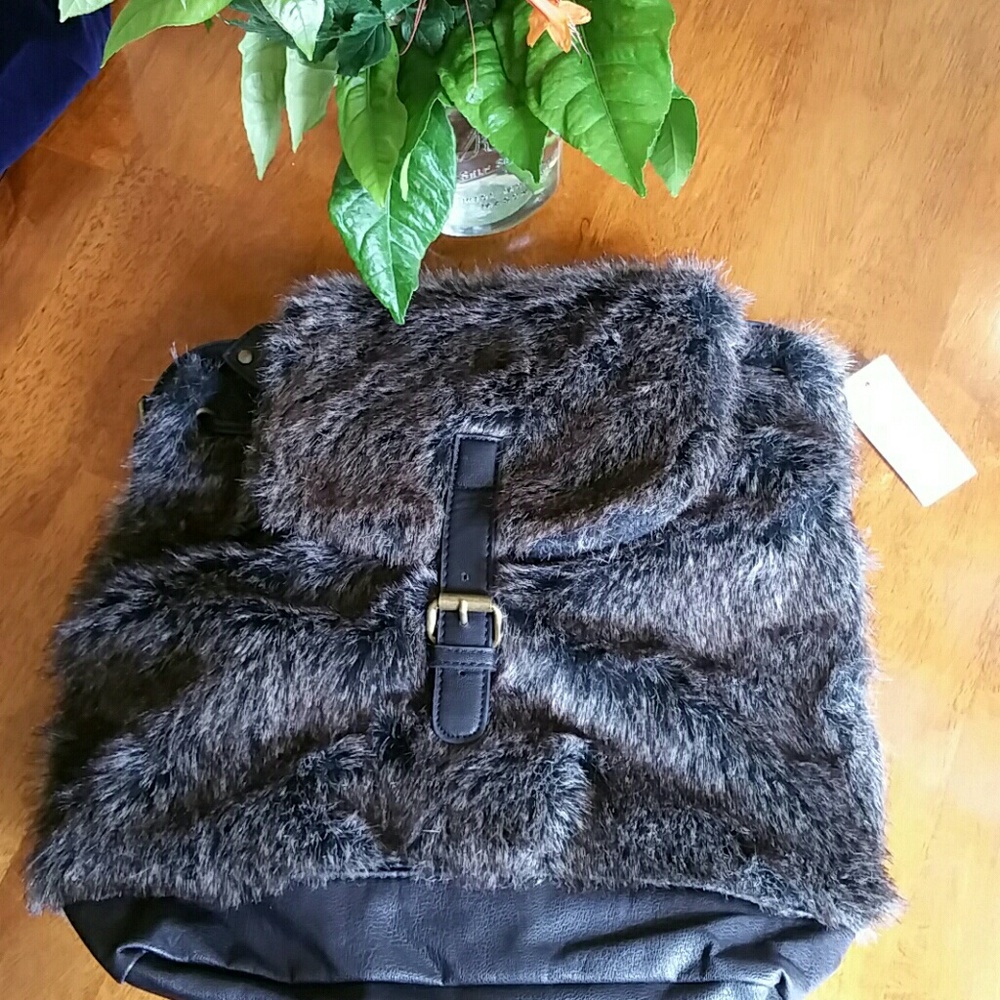 FAUX FUR BACK PACK