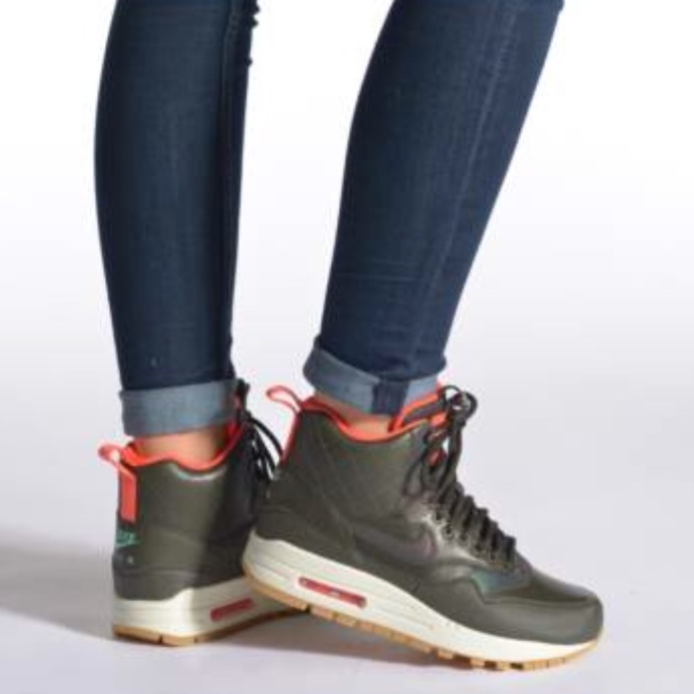 NWT Nike Air Max1 Mid Sneakerboot Reflective WMNS - Picture 3 of 7