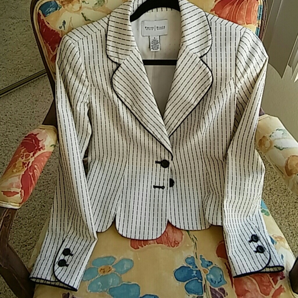 White House Black Mkt Blazer Cream w black stripes