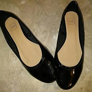 NWOT Simply Be black patent dress shoes