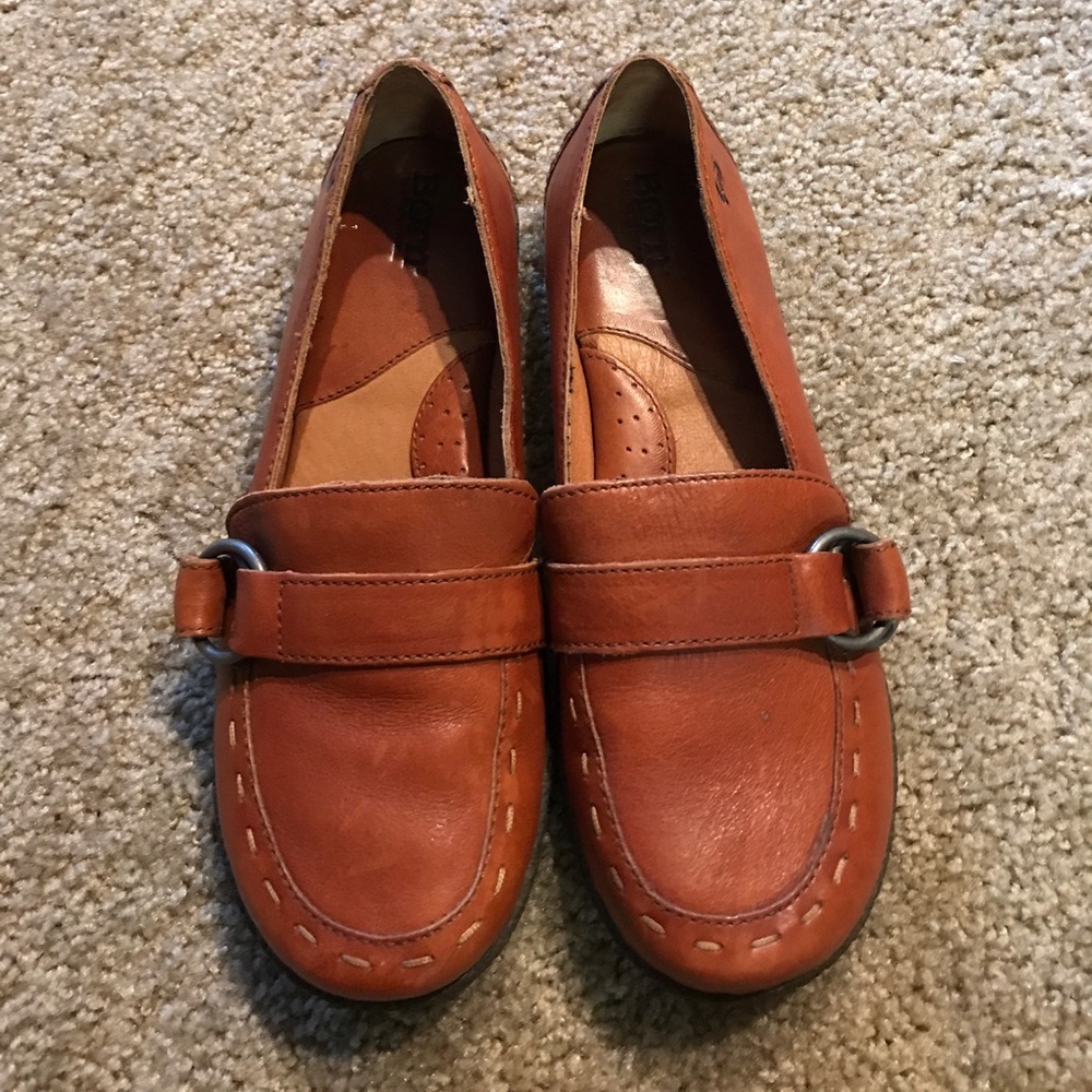 Born slip on shoes. Women’s size 8.