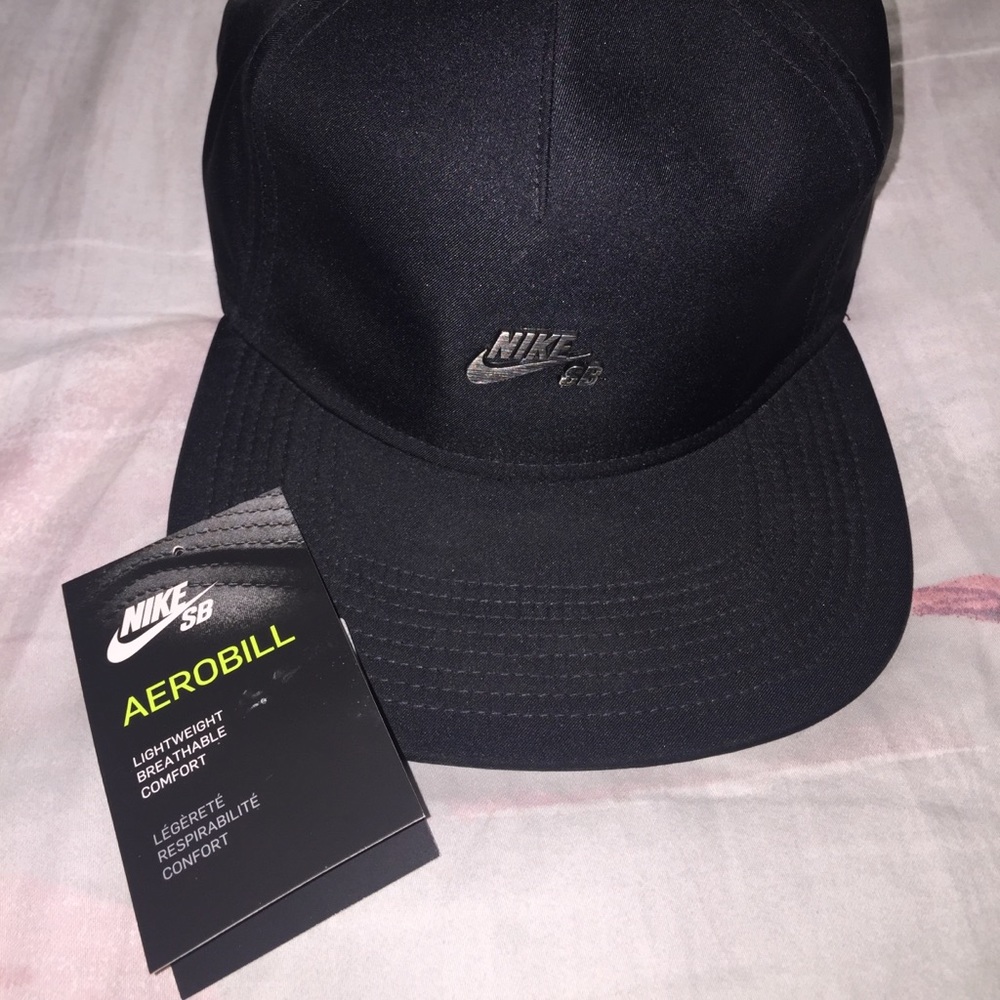New Nike Dri Fit Snap Back