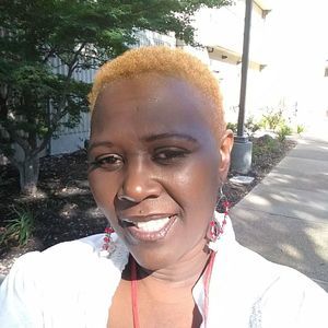 Meet your Posher, Tonia