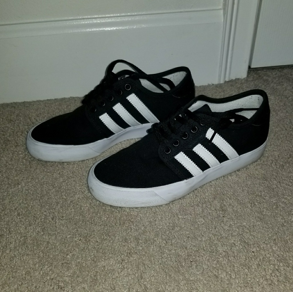 **1hr only sale** Adidas Sneakers