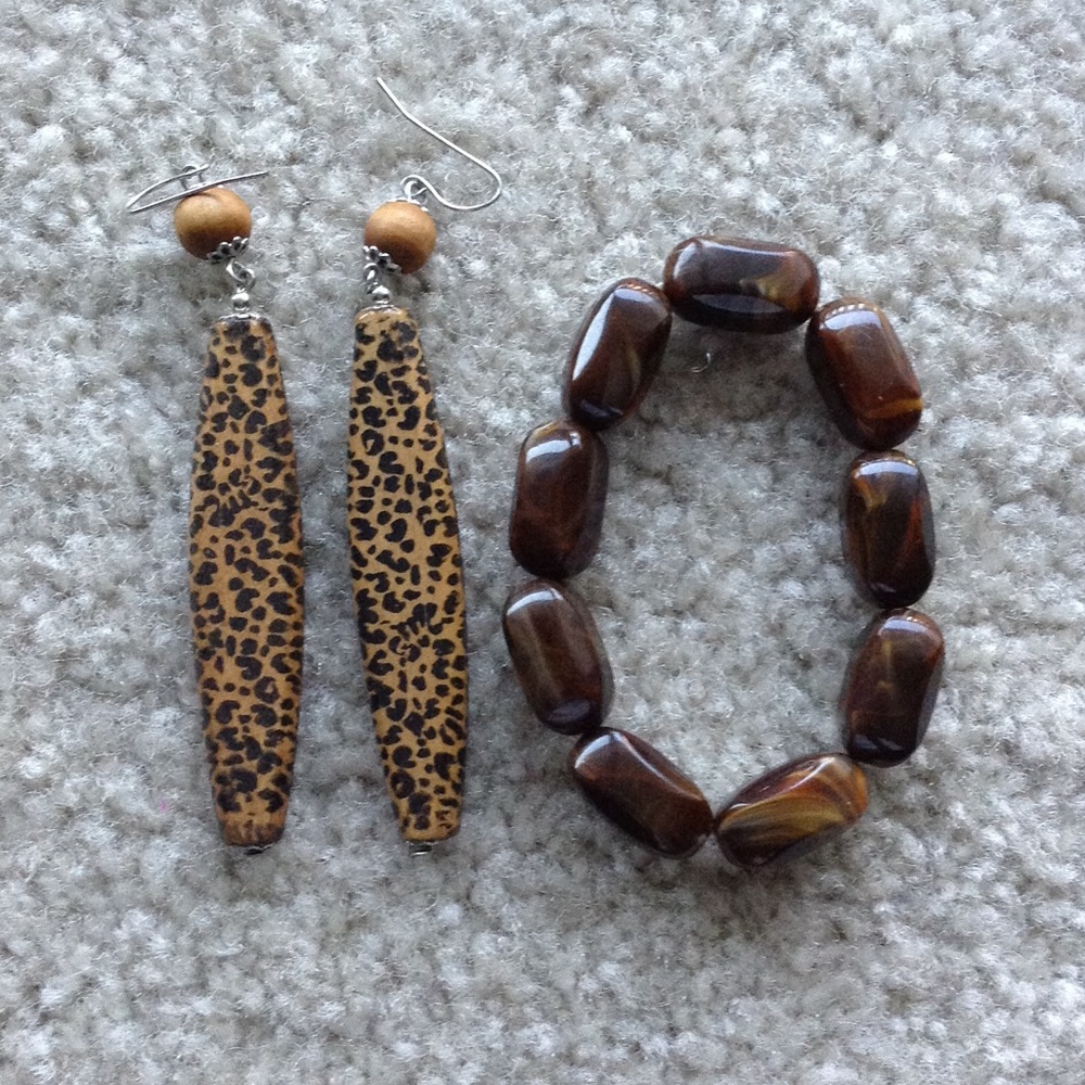 Cheetah print dangle earrings and bracelet