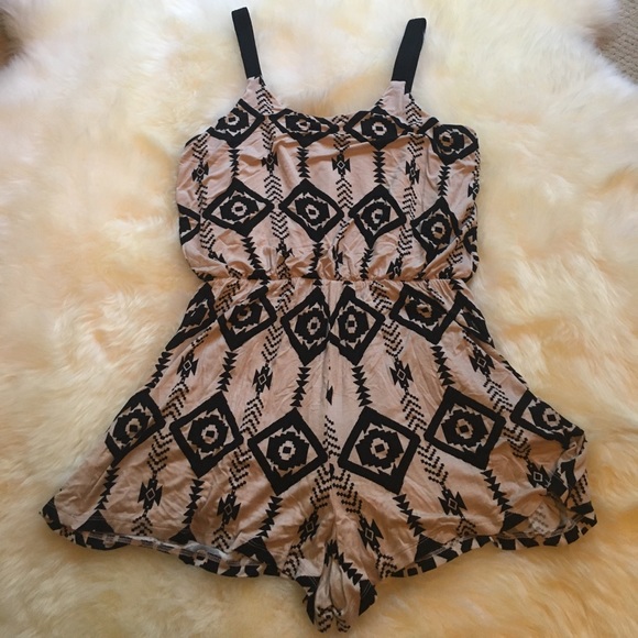 Chic Aztec Printed Romper - Picture 2 of 3