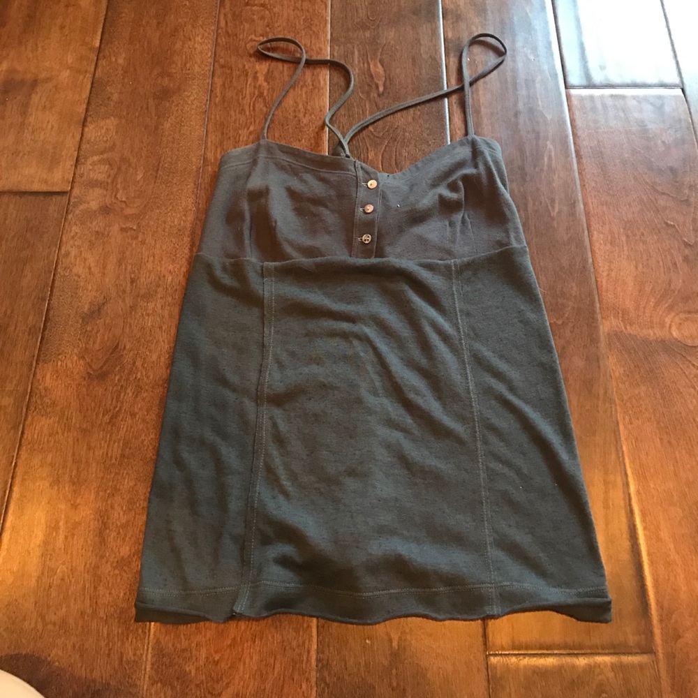 Gray tank with buttons