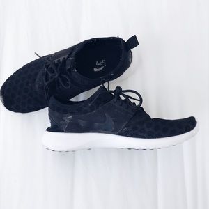 Nike Juvenate size 7.5 in black