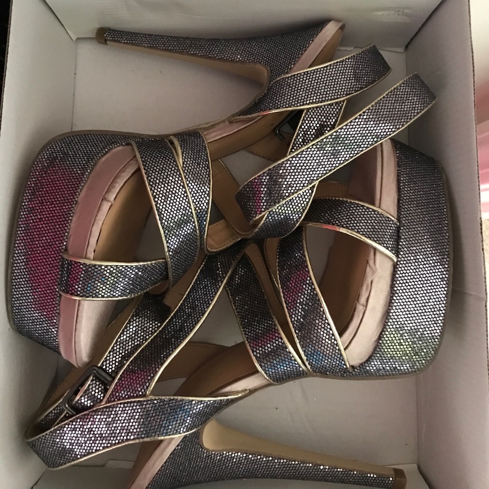 ShoeDazzle Saika Grey Sparkling Heel Size 9.5