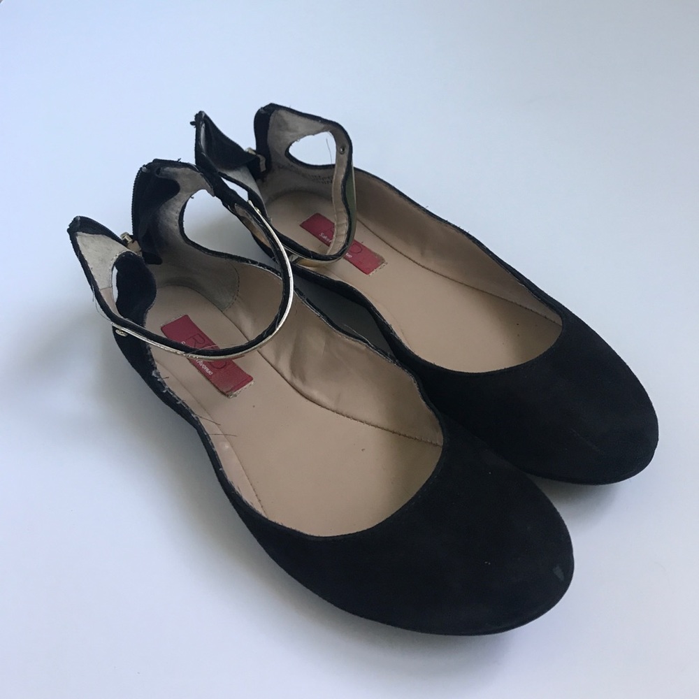 Saks Fifth Avenue suede black & gold detail flats