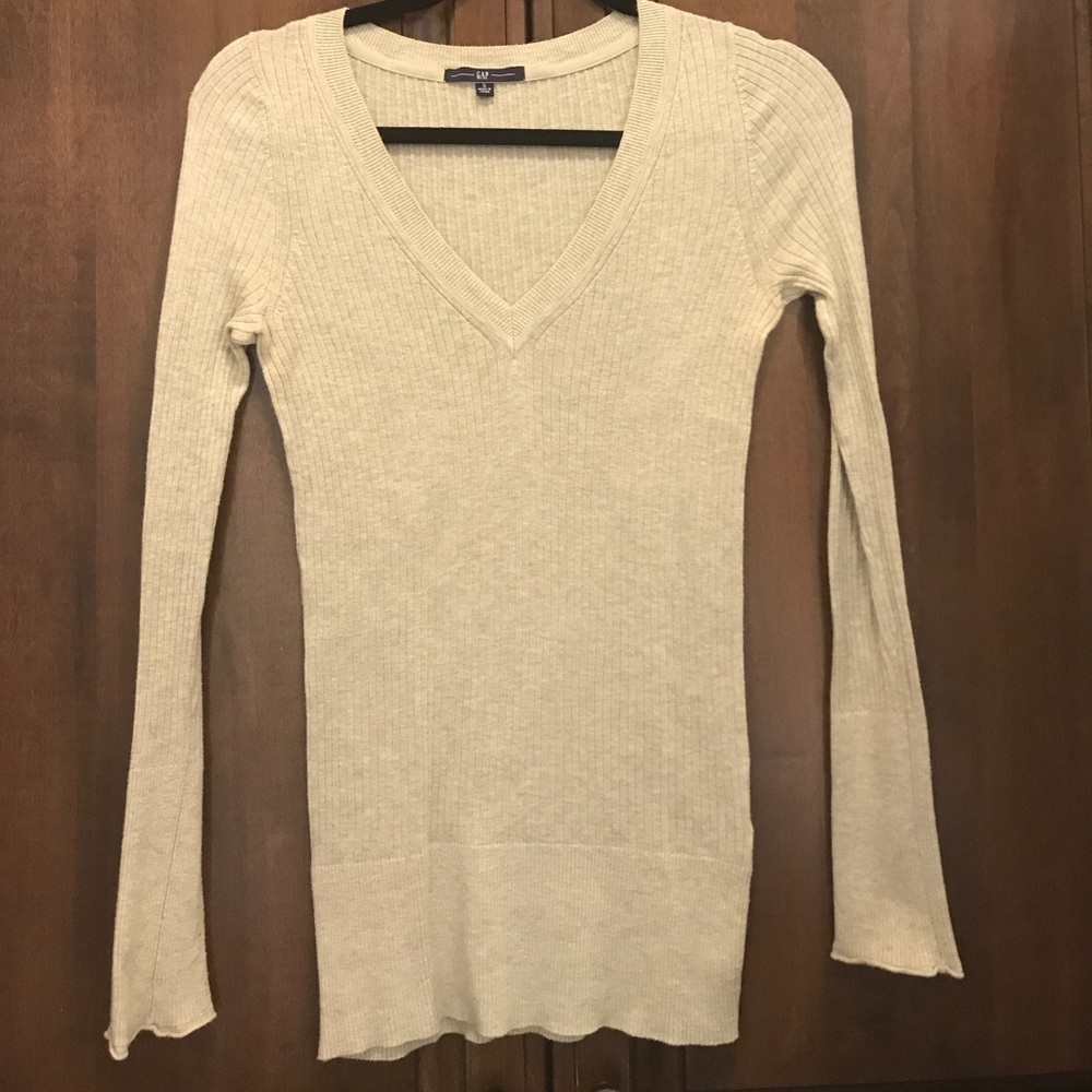 Pale green fitted Gap sweater