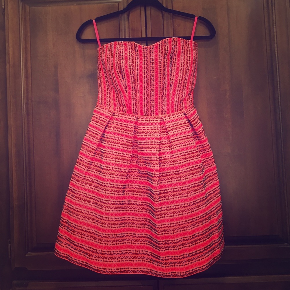 Pink pattern bandage-style dress