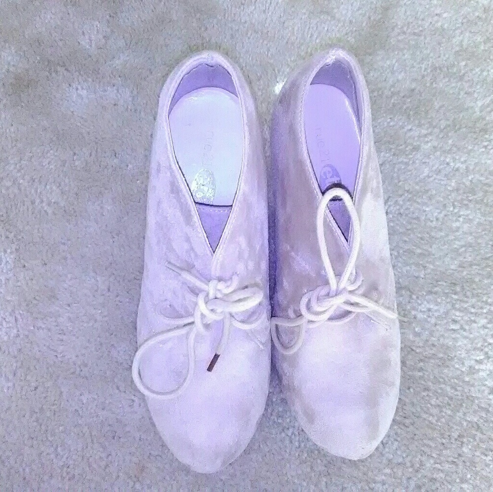 tan tie up heals