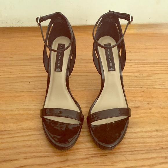 Black shiny heels - Picture 1 of 3