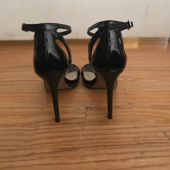 Black shiny heels - Picture 3 of 3