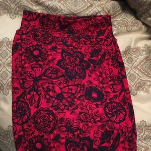 Beautiful red and navy Lularoe Cassie