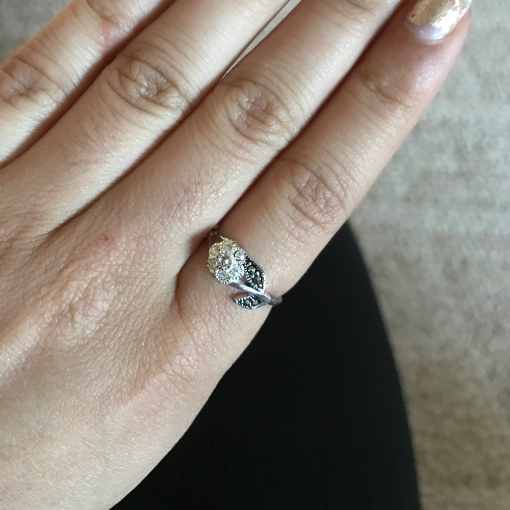 Silver studded ring - Picture 2 of 2