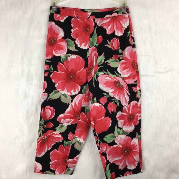 ✨St. John’s Bay Floral Capris - Picture 1 of 4