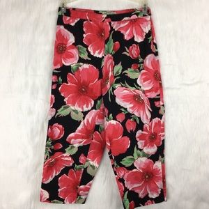 ✨St. John’s Bay Floral Capris