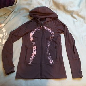 Reposhing, too big for me!