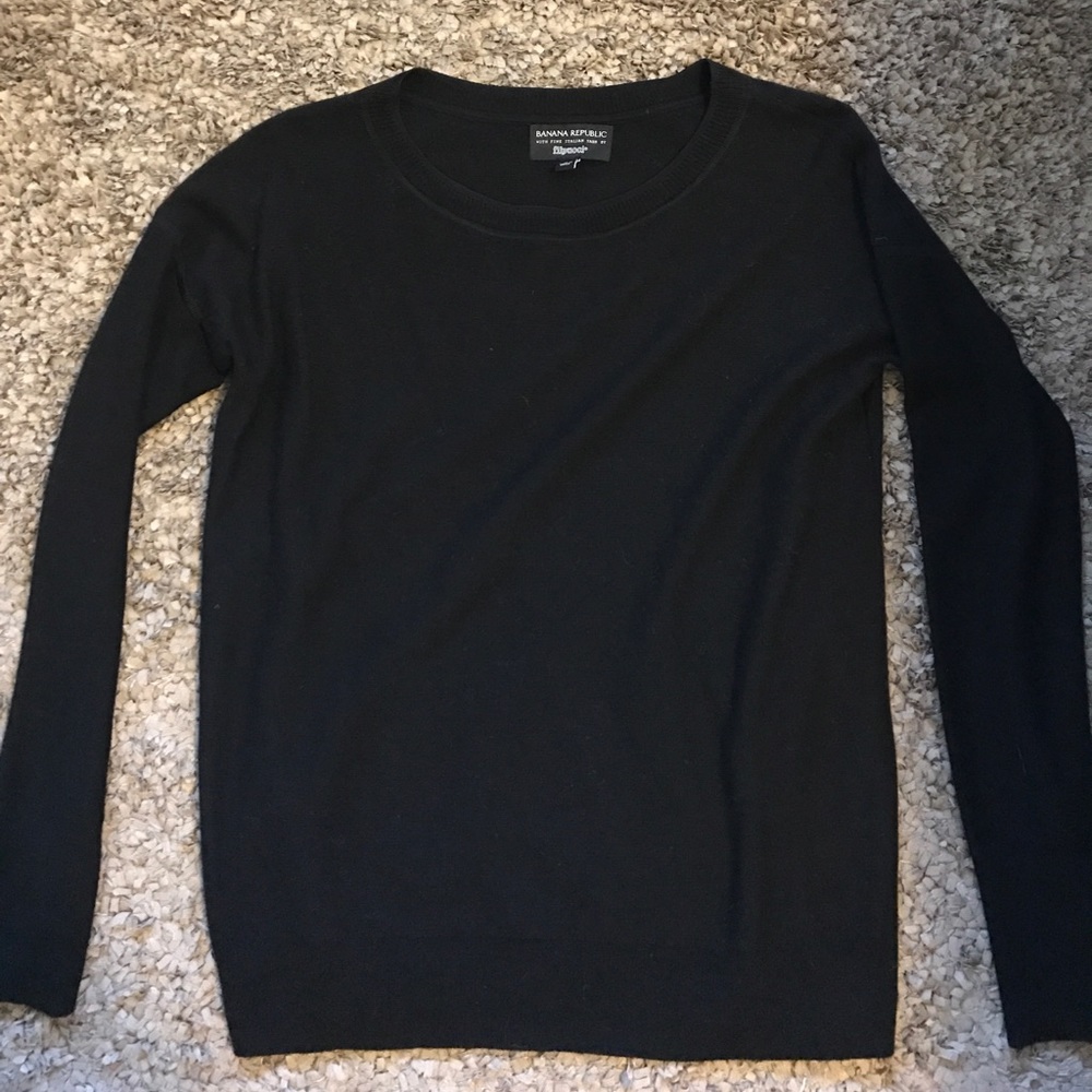 Banana Republic black crew neck sweater.