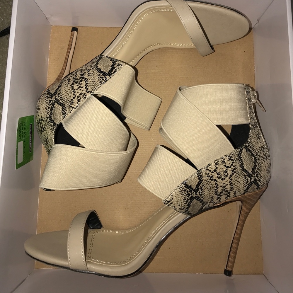 Sophia & Lee Beige Snake Heels Size 9.5