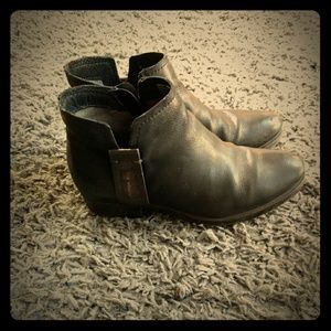 MIZ MOOZ black booties