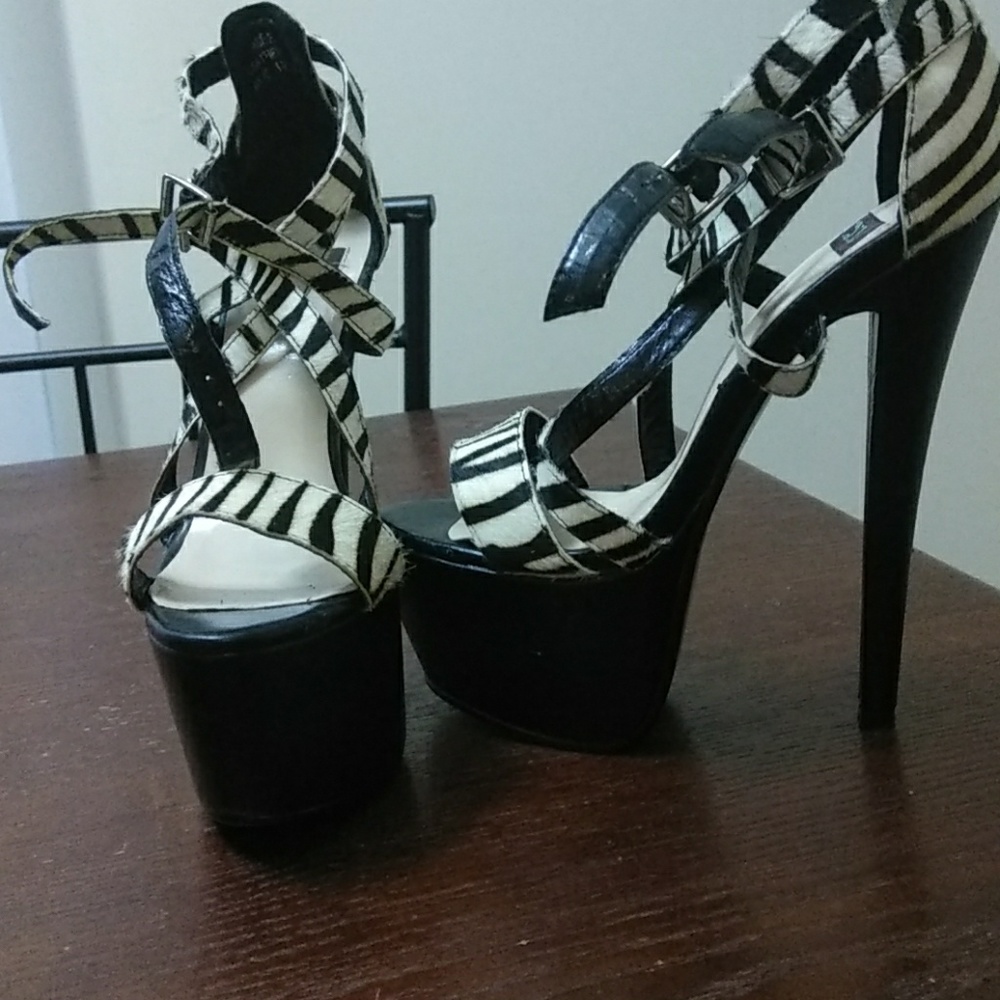 heels - Picture 2 of 3