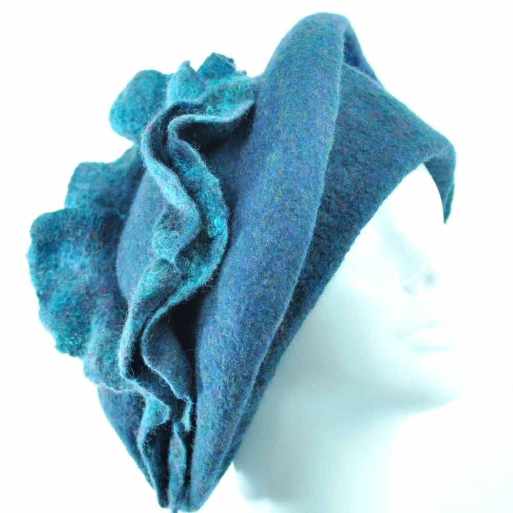 fancy blue-green  beret