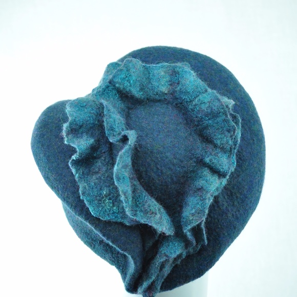 fancy blue-green  beret main image 4