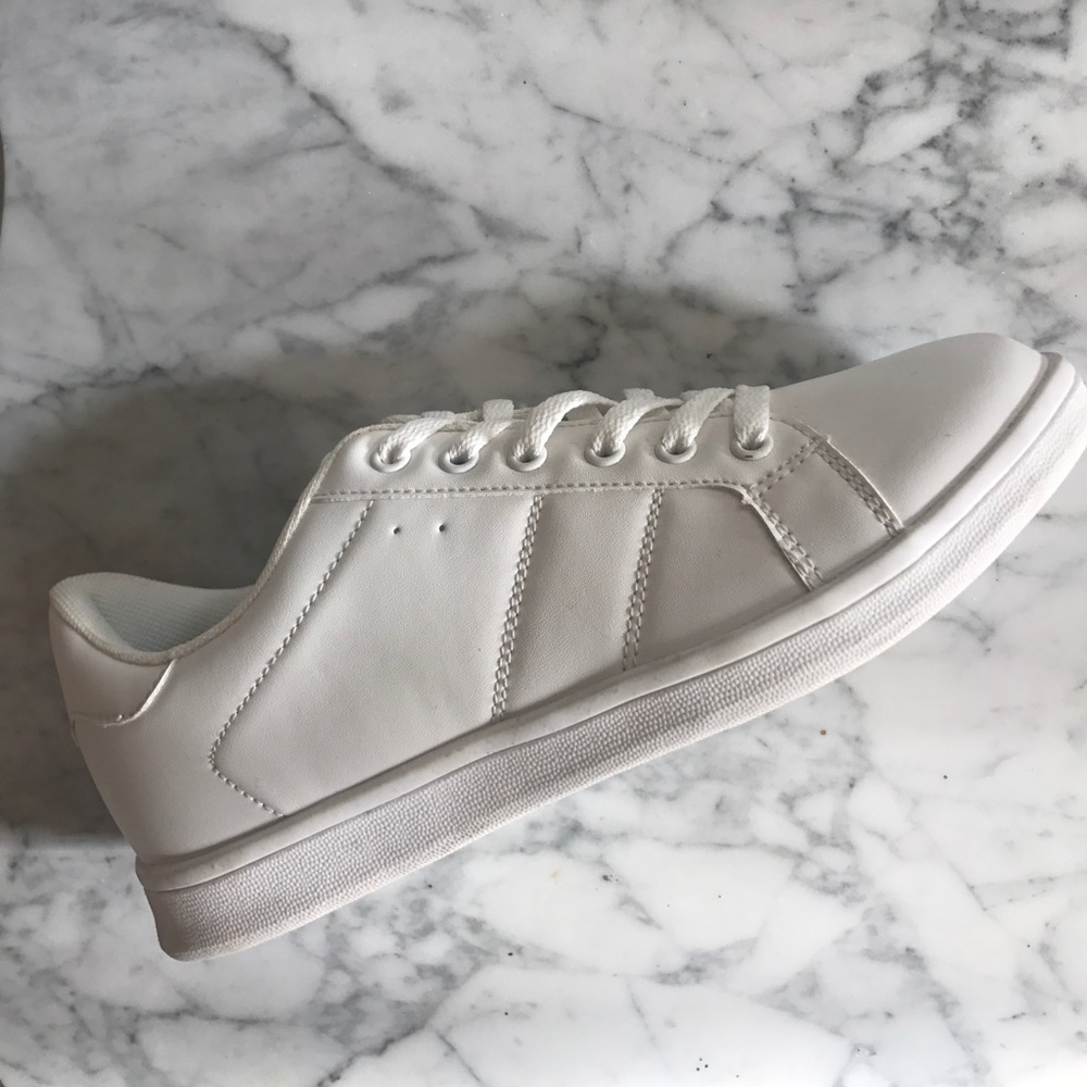 ✨ White Sneakers