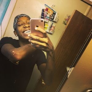 Meet your Posher, Tacheniqua