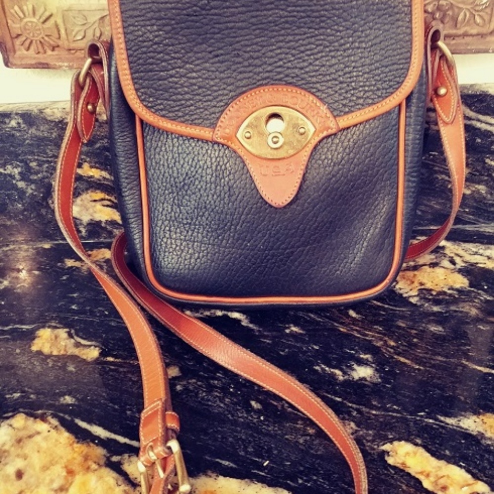 Pebble All weather Crossbody Dooney and Bourke