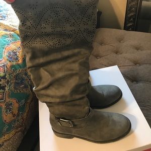 Grey boots great for winter