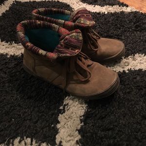 Brown fall Blowfish bootie sneaker