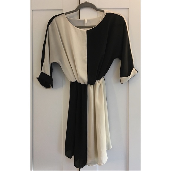 Unique Colorblocked Dress with Sleeves - Picture 2 of 3