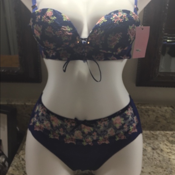20 matching bra and panty sets for resale - Picture 2 of 4