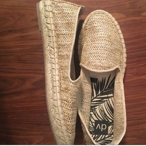 Last pair! Dv By dolce vita espadrille
