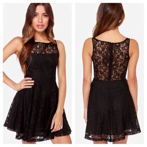 💘BB Dakota 🧜‍♀️ black lace skater dress!